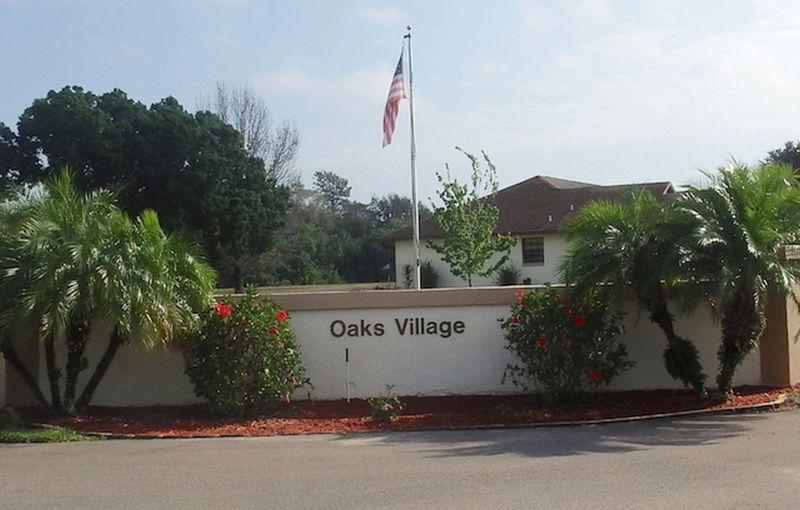 Oaks Village Entryway.jpg